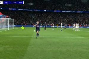 一脚重炮！克瓦拉茨赫利亚禁区线附近抽射破门，巴黎2-0领先！
