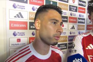 马丁内利：和埃泽有眼神交流，我不想替补但我相信塔帅的决定