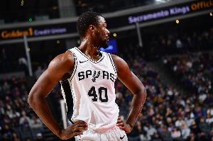 巴恩斯谈马刺4-0：更衣室气氛很热烈 大家互相信任信心十足