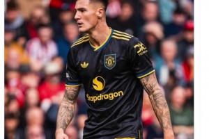 9月一共进球3个！舍什科处子球当选曼联9月最佳进球👀